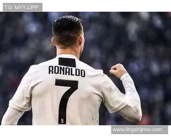 足球明星背影高清图文素材分享展现运动魅力与激情瞬间